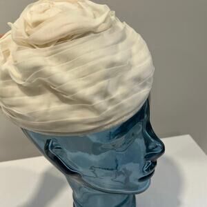 Vintage Tiered Tulle Ivory Pill Box Hat JL